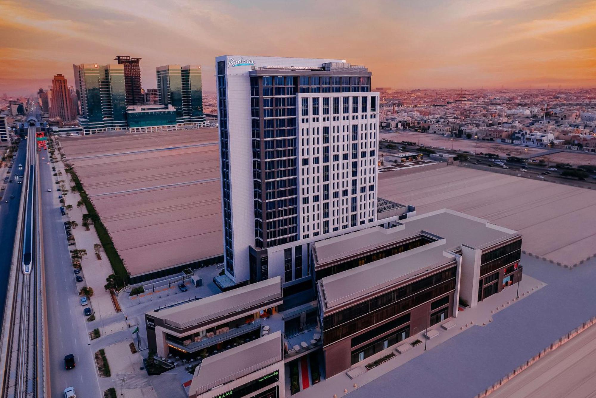 Radisson Hotel & Residence Riyadh Olaya Exterior foto